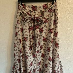 Chelsea and Biolet, Red floral skirt, Size M.